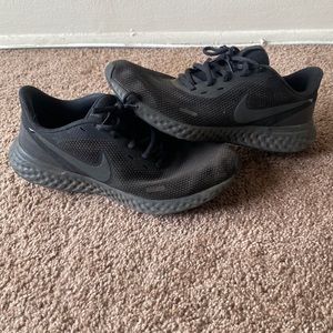 Men’s Nike Running Sneakers Size 9.5